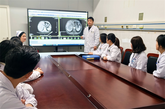 组织科室学习.jpg 组织科室学习.jpg